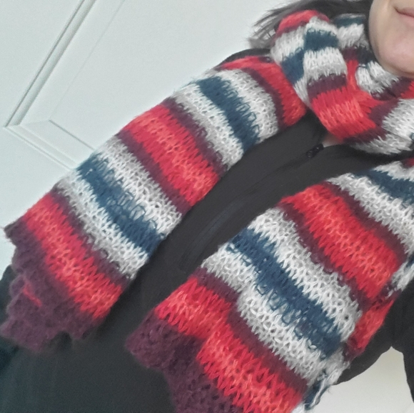 American Eagle Scarf - Picture 3 of 3